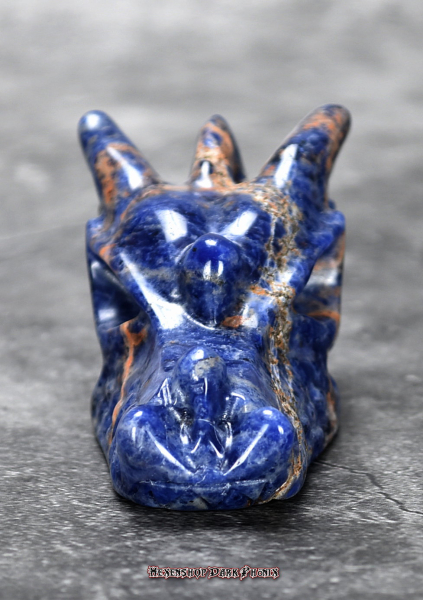 Hexenshop Dark Phönix Sodalith Drachen Kristallschädel Leif Totenkopf Halbedelstein